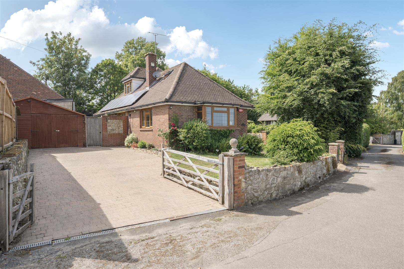 Lower Road, East Farleigh, Maidstone, Kent, ME15 0JW