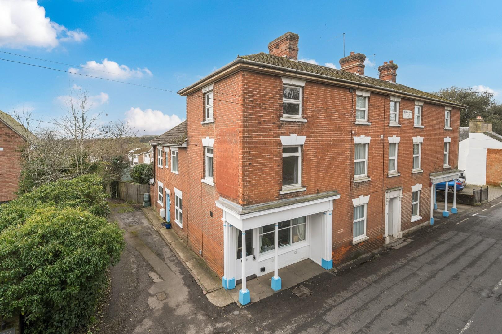 Tonbridge Road, Wateringbury, Maidstone, ME18 5NY