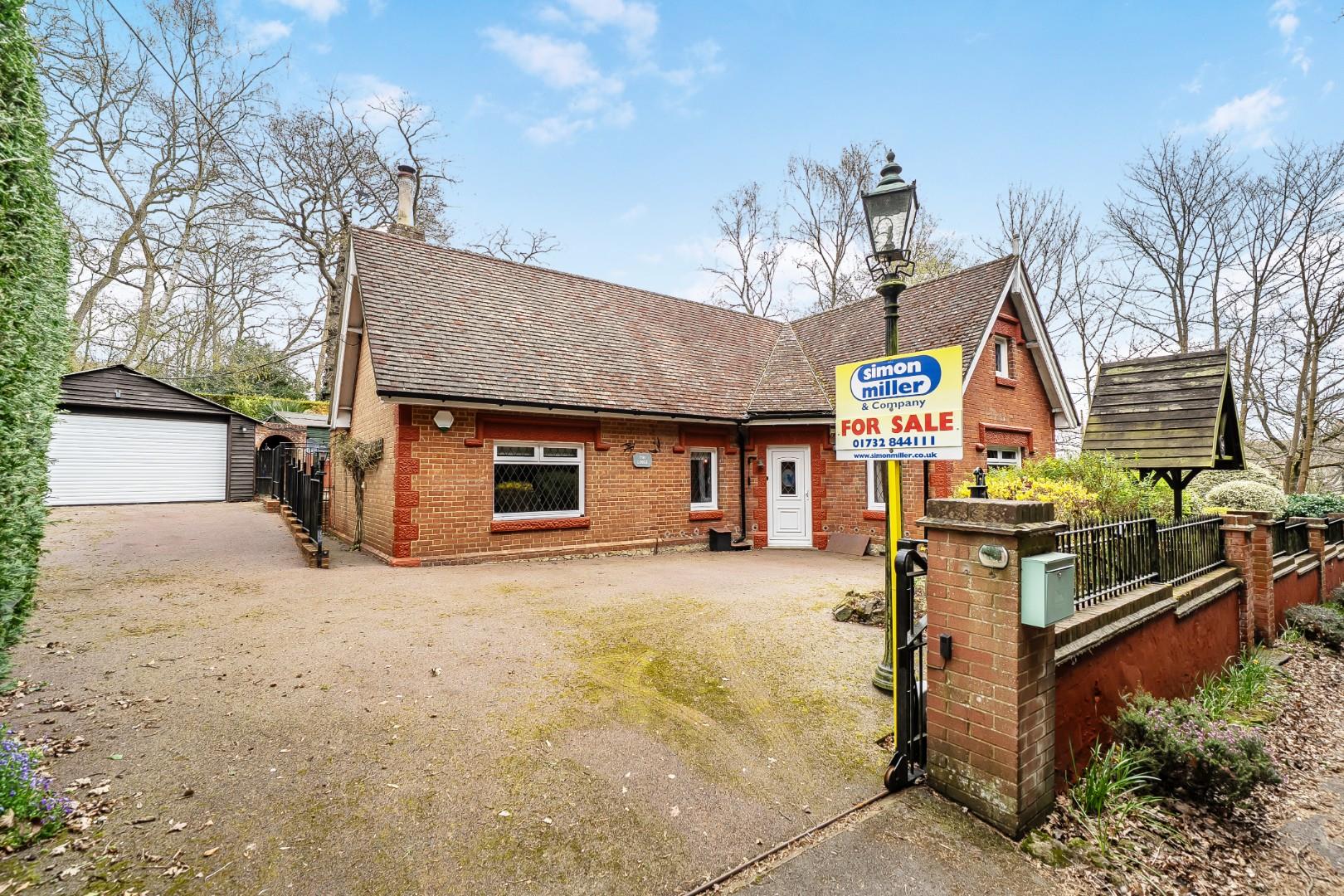 Park Road, Addington, West Malling, Kent, ME19 5BQ